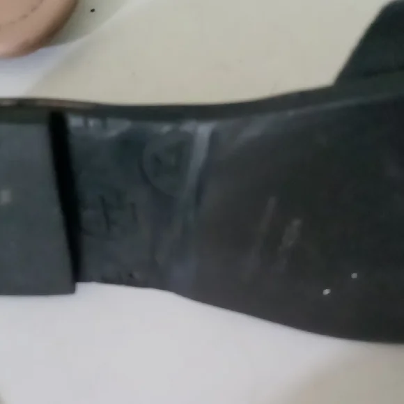 Tory Burch Black and Beige Sandals Set Both Are Leather. - Picture 5 of 9